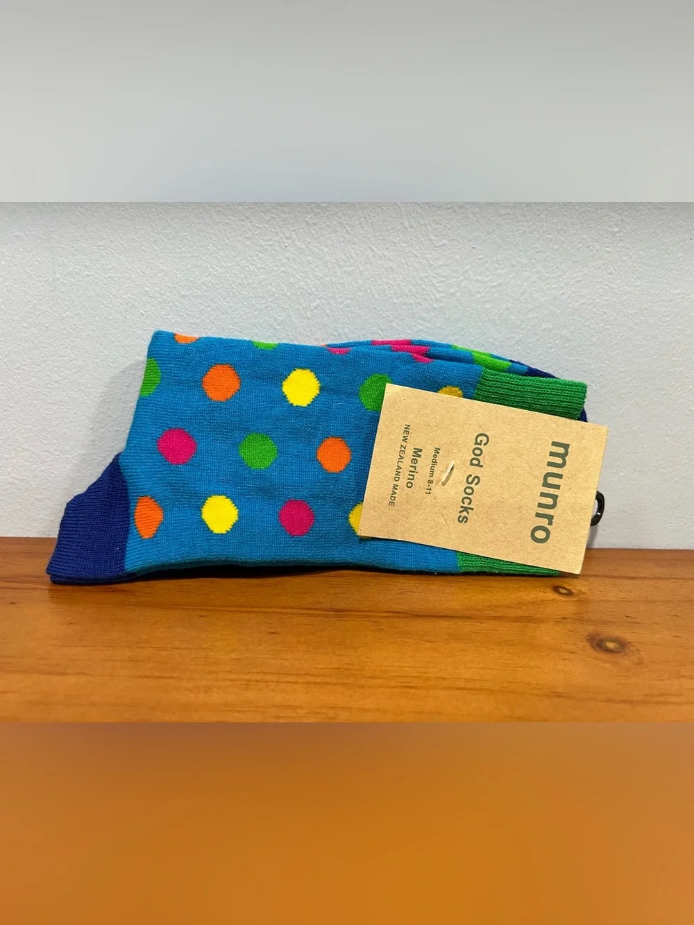 MUNRO God Socks Blue Polka Dots Merino Wool Nylon Elastane SIZE MEDIUM 8-11 NEW